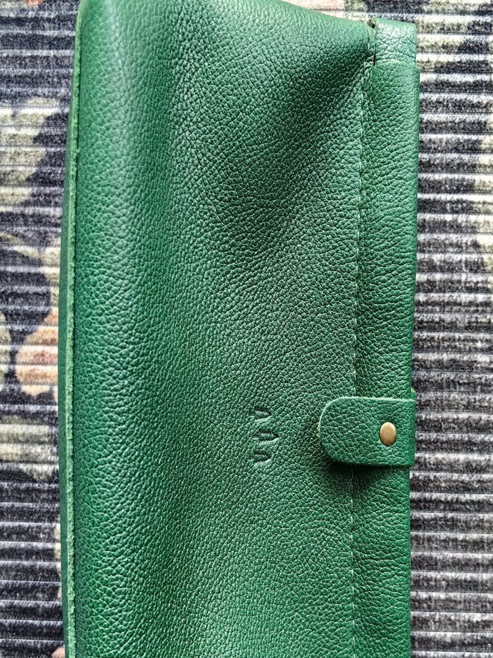 Poetland leather goods Famed Framed pouch